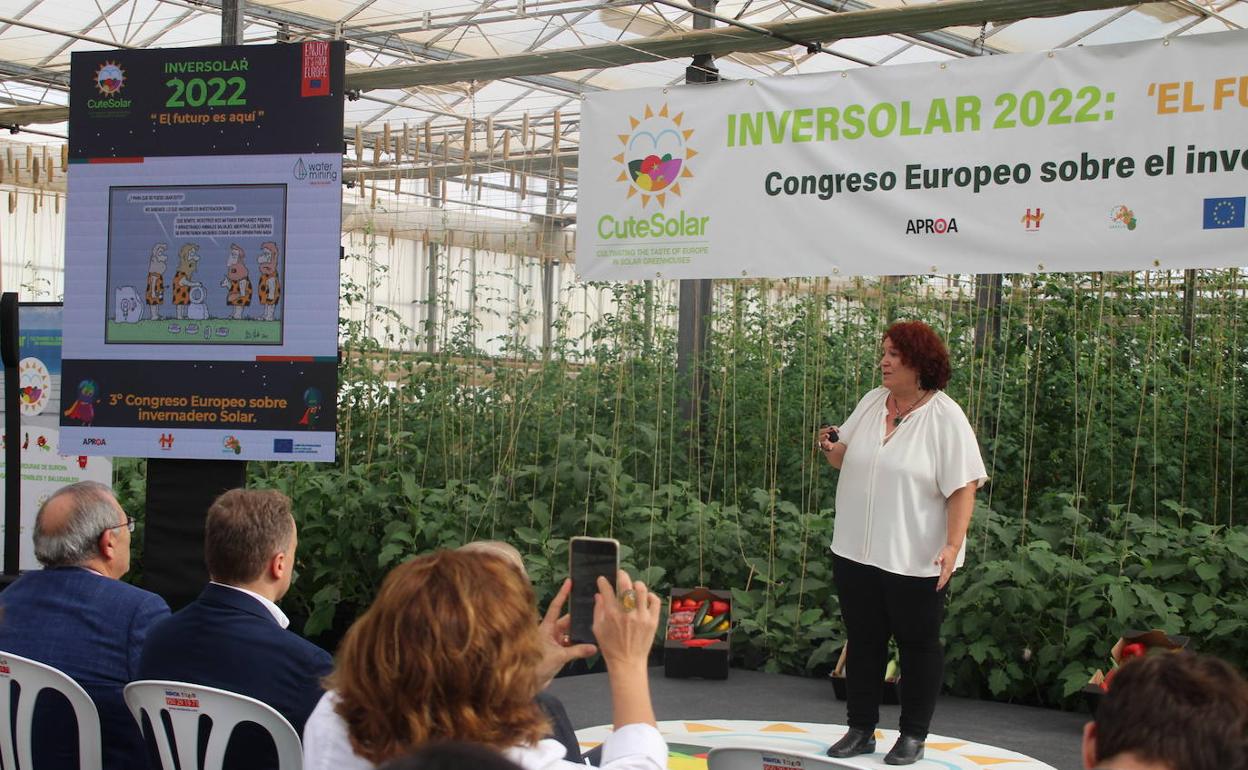 Sámar Fayad, durante la ponencia. 