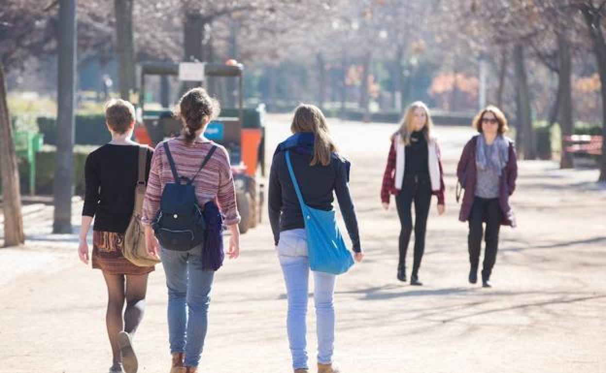 Las temperaturas bajan en Andalucía pero el frío tardará en llegar.