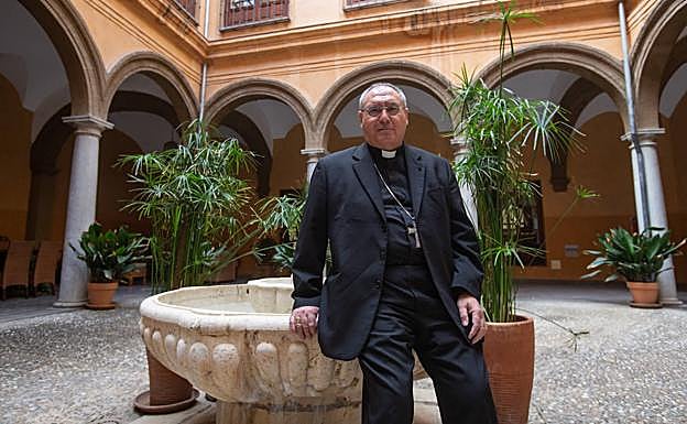 El plerado, en el patio del palacio.