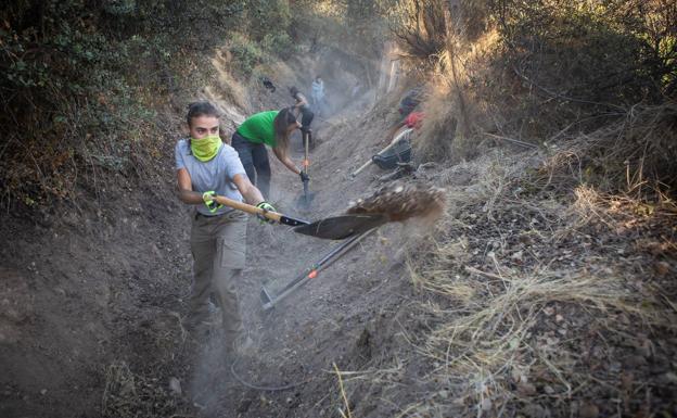 Trabajos de recuperación de la acequia. 