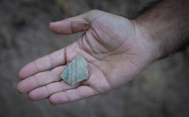 Fracción de cerámica árabe hallada en la acequia. 