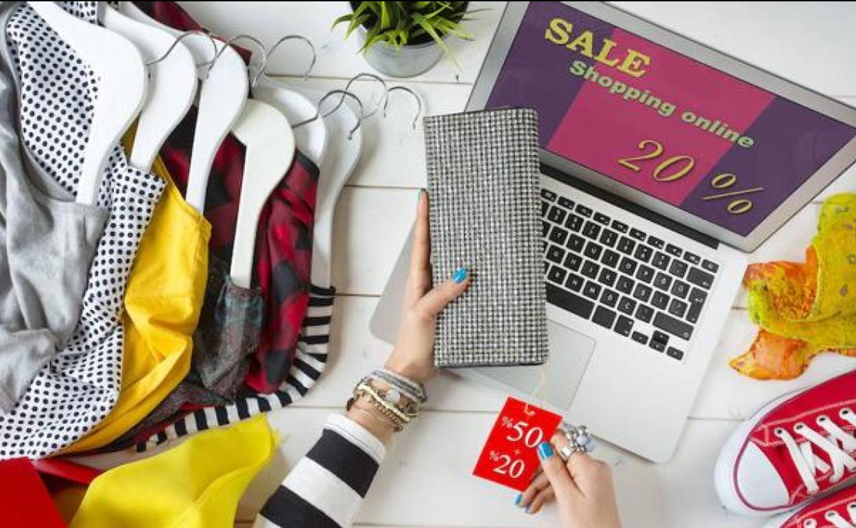 Aviso del Gobierno en el uso de tarjetas débito para compras por internet.