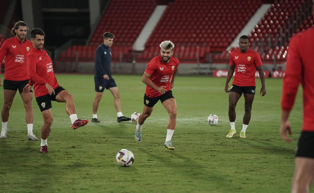 El Almería sabe lo que se juega hoy. 