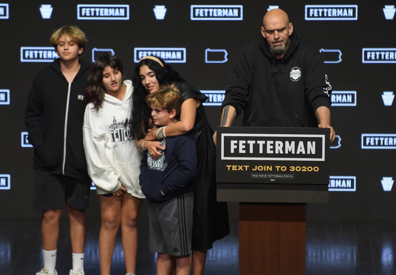 El demócrata John Fetterman, ganador del escaño del Senado por Pensilvania.