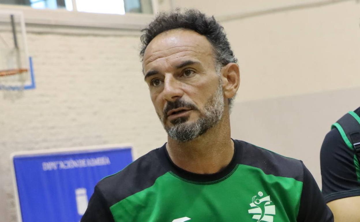 Manolo Berenguel habla con franqueza de lo sucedido el sábado frente a Textil Santanderina. 