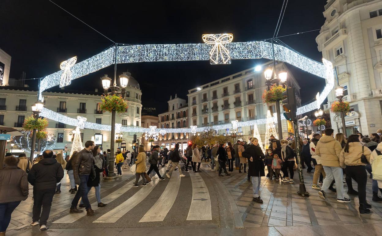 Granada encenderá las luces navideñas el 2 de diciembre con nuevos horarios