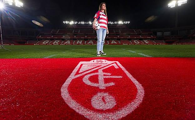La jugadora vasca se ha identificado rápidamente con los valores del club nazarí. 
