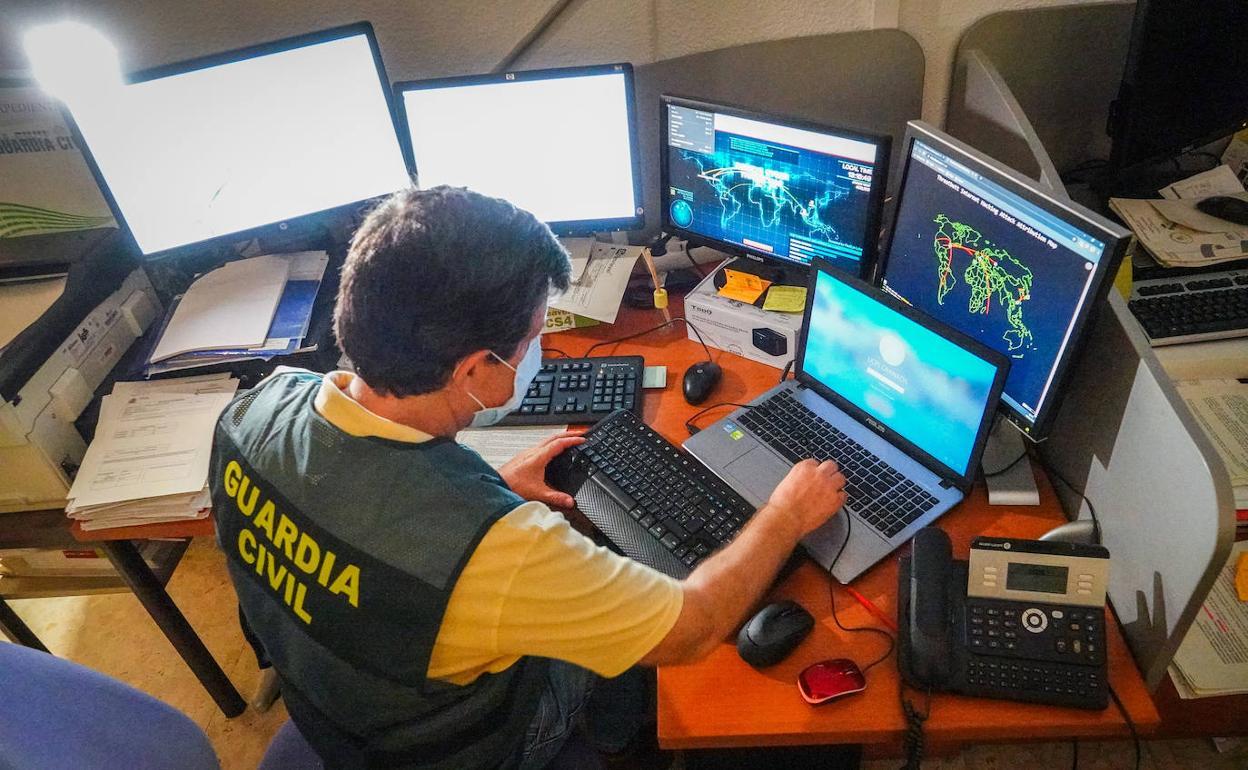 La Guardia Civil advierte sobre una estafa que afecta a la cuenta de tu banco. 