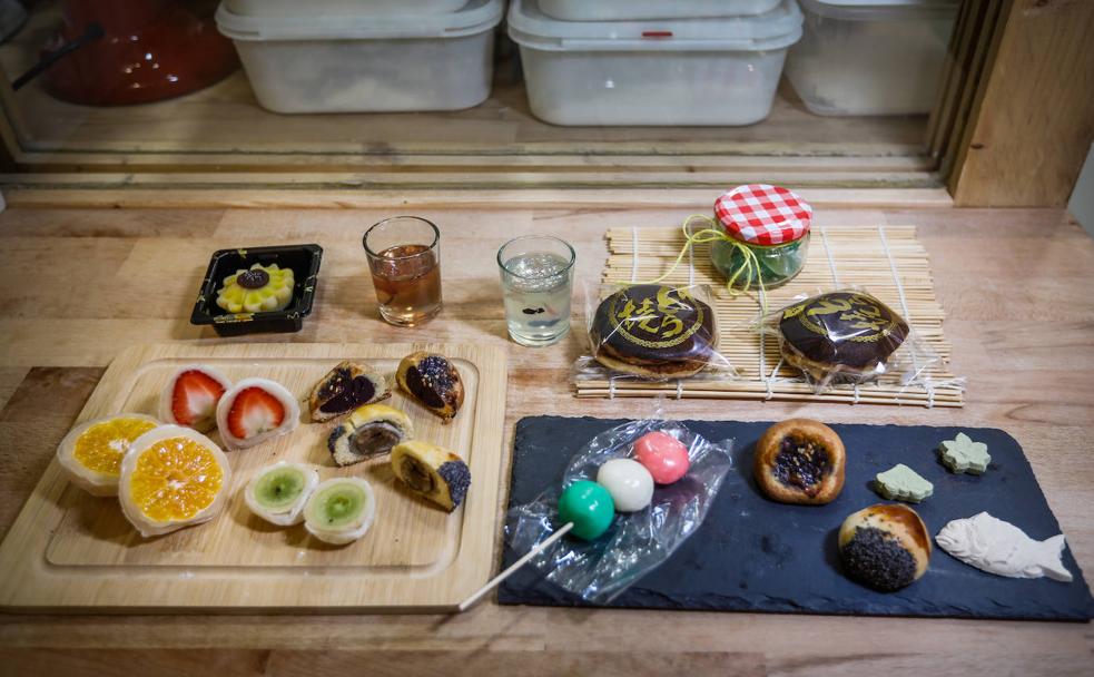 Algunos de las delicias que Reiko prepara en la pastelería Kame. 