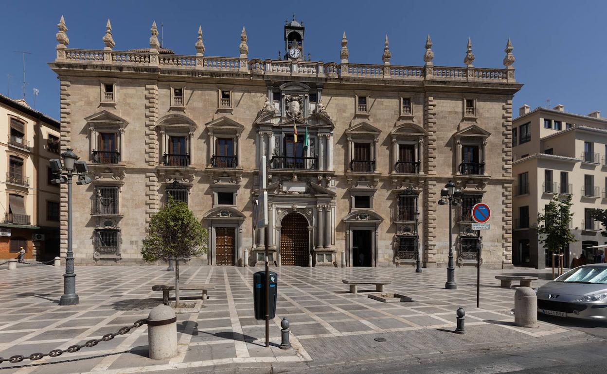 Fachada del TSJA, que se halla en Plaza Nueva. 