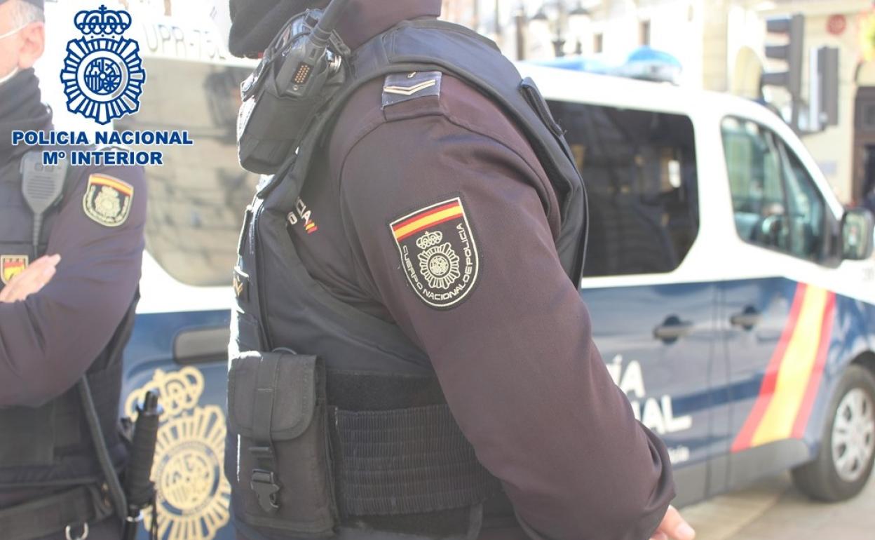 Agentes de la Policía Nacional, que ofrece más de dos nuevas plazas