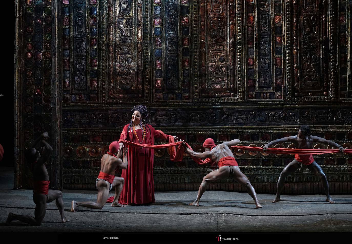 Escenas de 'Aída' en el Teatro Real