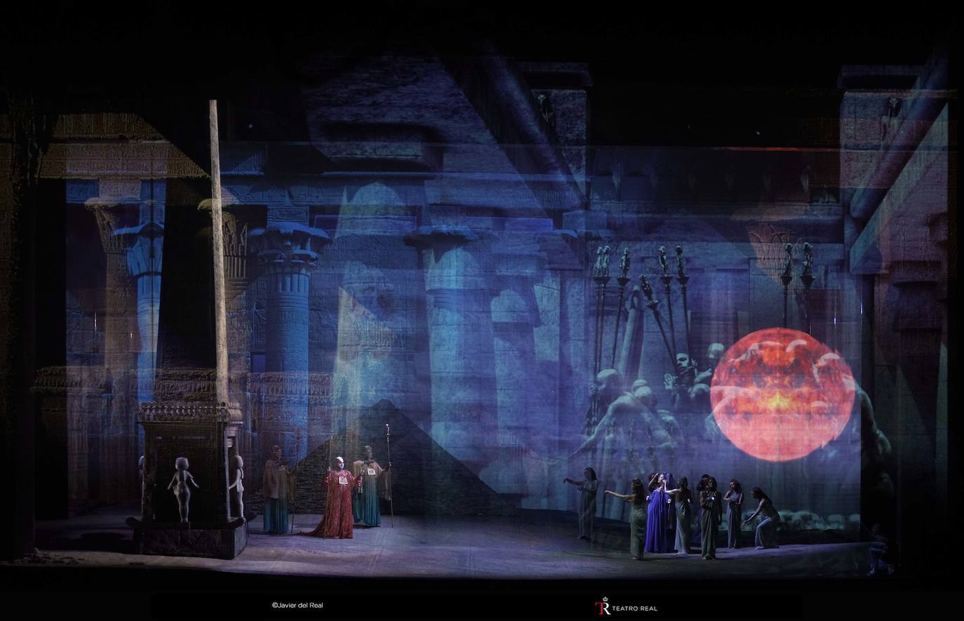 Escenas de 'Aída' en el Teatro Real