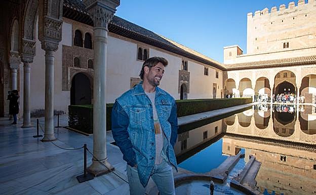 Imagen. Levy en su visita a la Alhambra. 