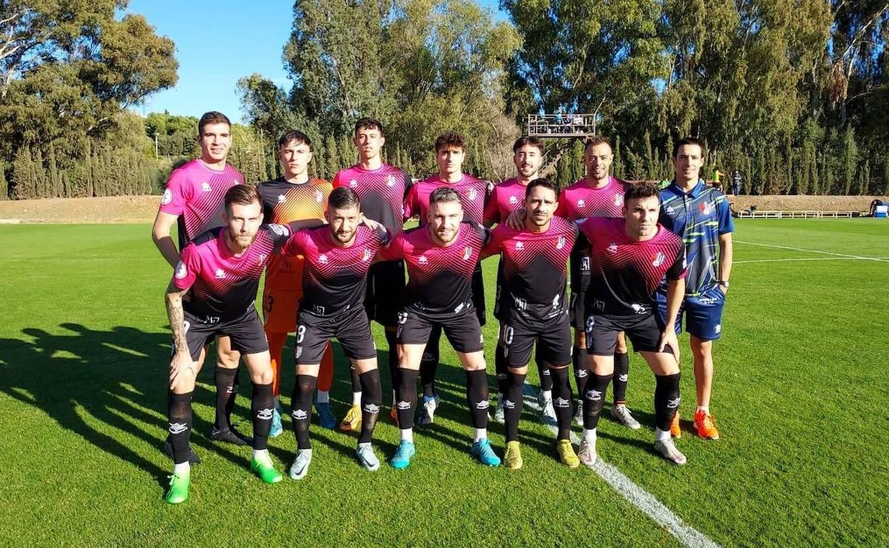 El 'once' que dispuso Julio Catalá ayer, en Marbella. 