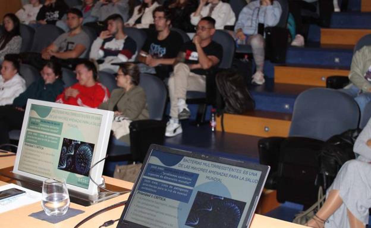 Mesa redonda por el Día Europeo del Uso Prudente del Antibiótico. 