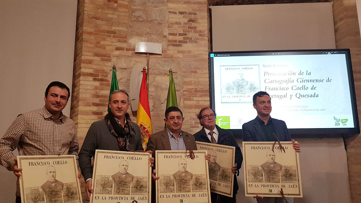 De izquierda a derecha, José Luis Vílchez, Antonio Rodríguez, Francisco Reyes, José María Capitán y Francisco Manuel Ruiz posan con los carteles de esta iniciativa. 