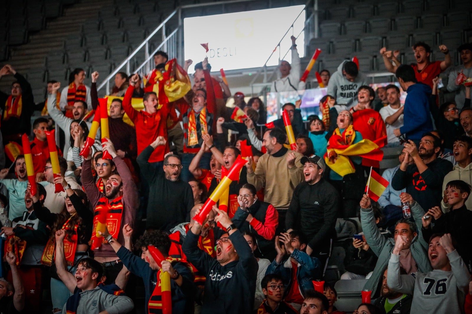 Ambiente en el Palacio de Deportes de Granada. 