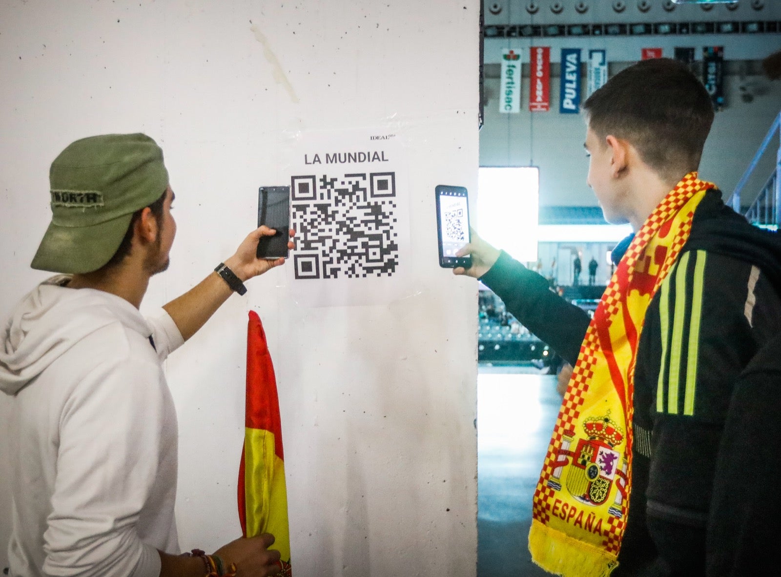 Ambiente en el Palacio de Deportes de Granada. 