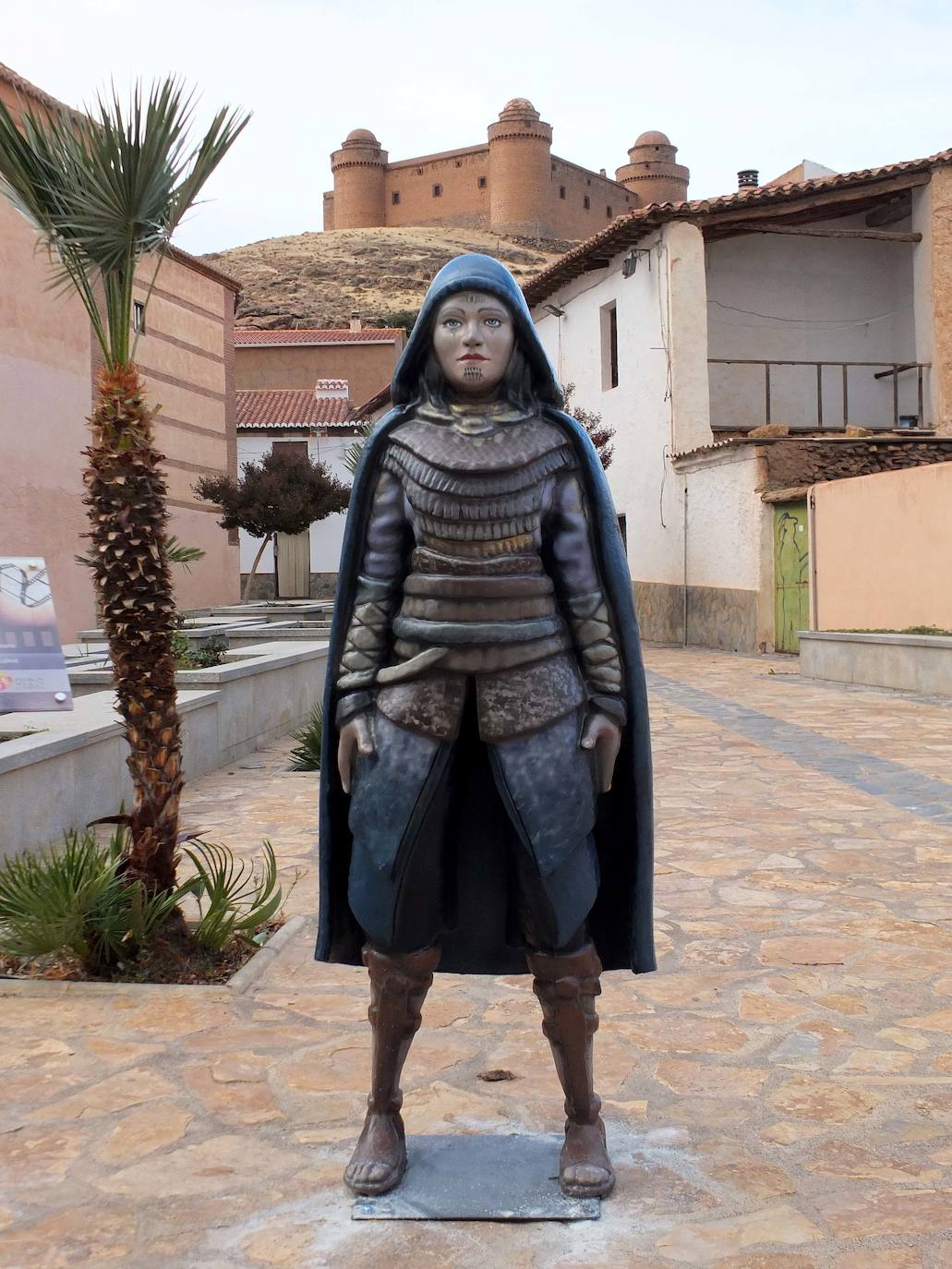 Las nuevas estatuas dedicadas al cine que decoran las calles de la Calahorra como reclamo turístico