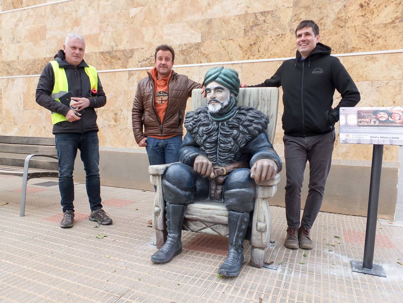 Las nuevas estatuas dedicadas al cine que decoran las calles de la Calahorra como reclamo turístico