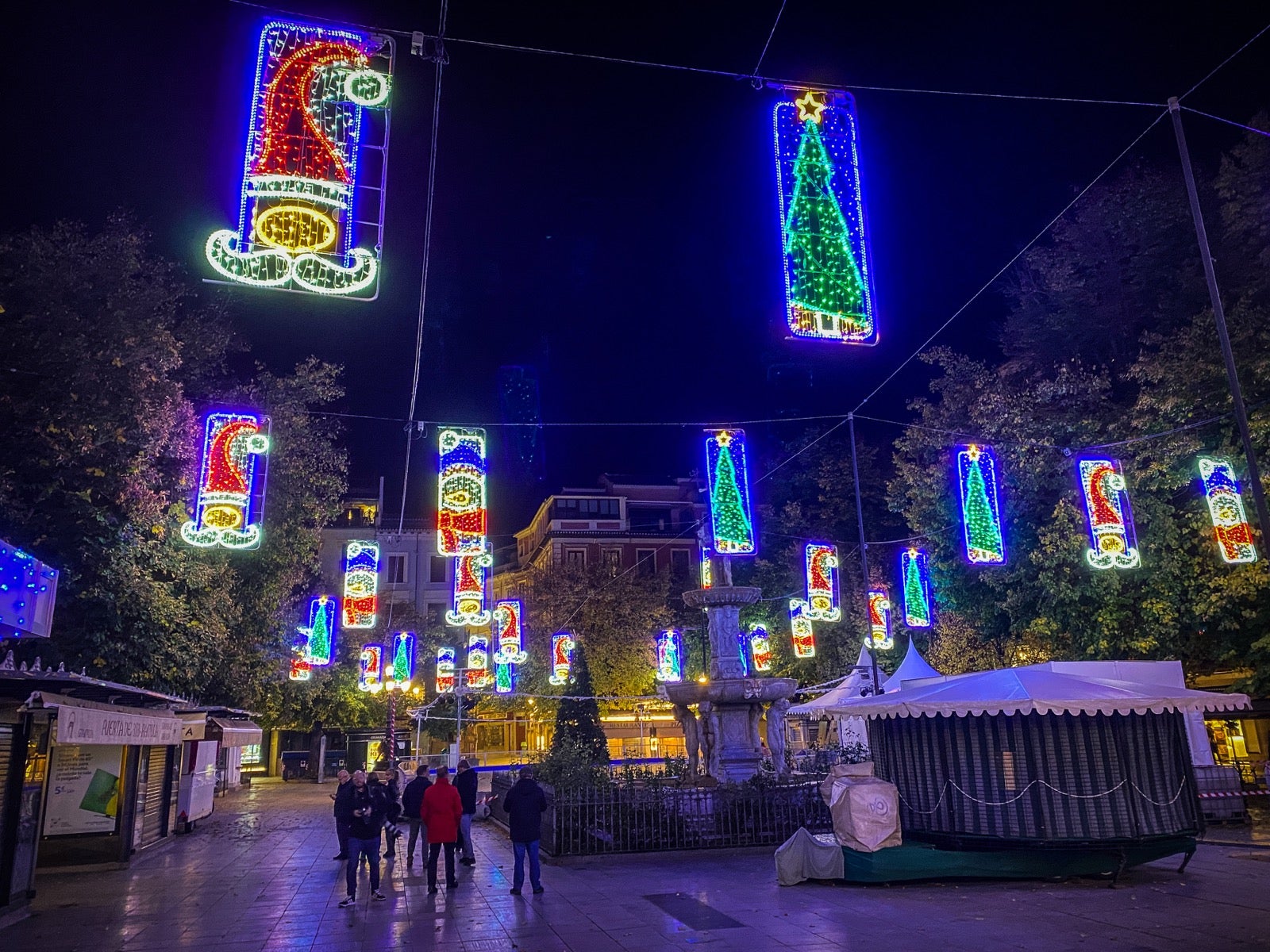 El Ayuntamiento prueba que todos los dispisitivos luminosos instalados para Navidad funcionan correctamente