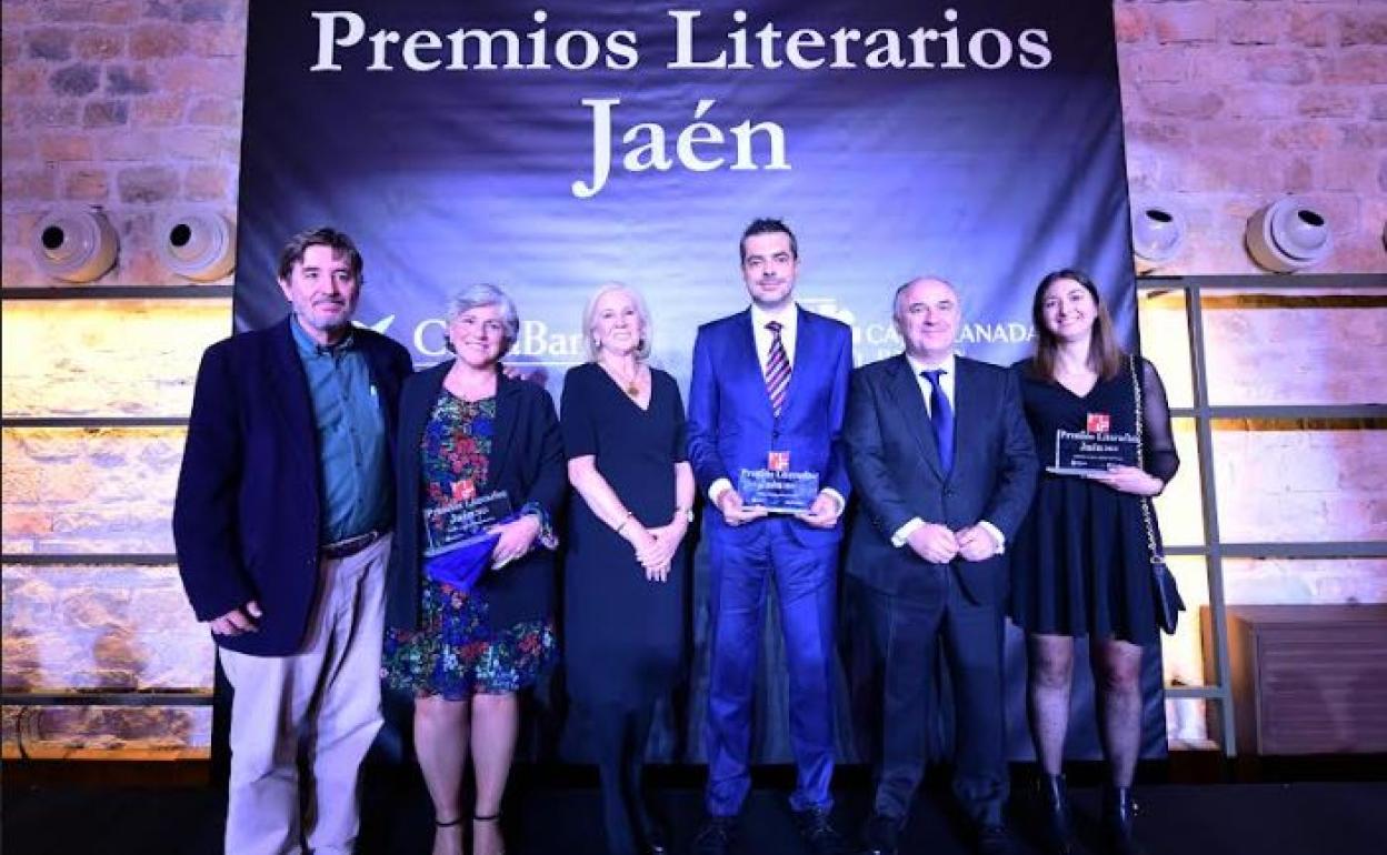 Los premiados en el Parador de Jaén con su reconocimiento. 