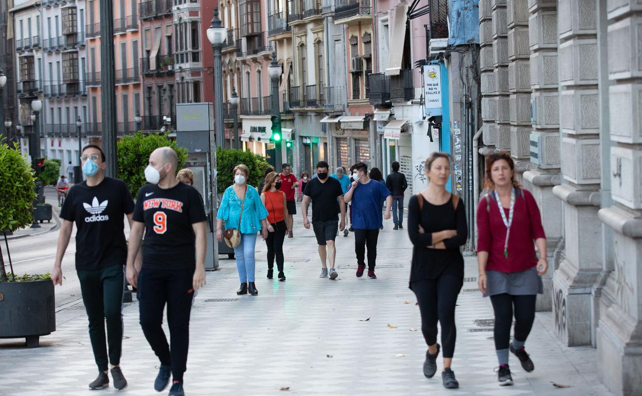 Calle Reyes Católicos, peatonal durante los fines de semana de Navidad