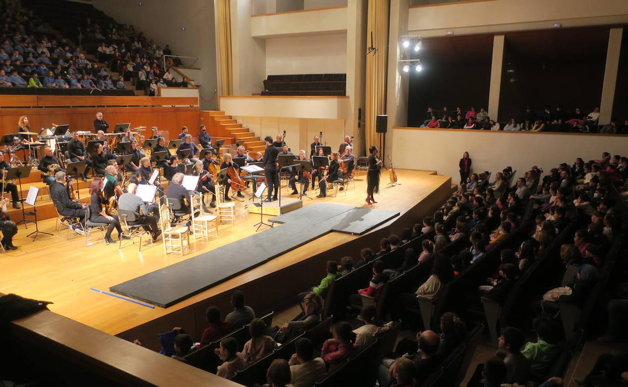 Uno de los dos conciertos didácticos que la OCG ofreció en el día de ayer. 