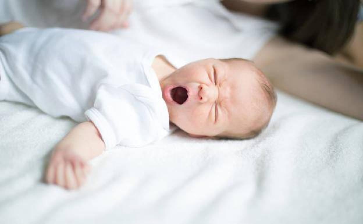 Los niños prematuros y aquellos con patologías previas son los más susceptibles de sufrir complicaciones.