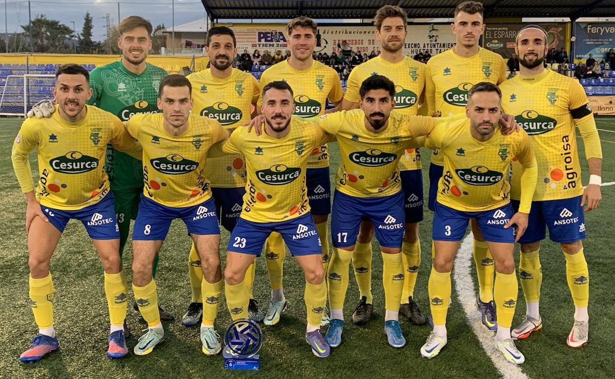 El Huétor Tájar salió con este 'once' ante el Málaga City. 