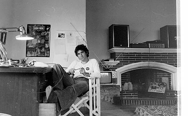 Miguel Ríos, en la casa de Torrejón de Ardoz. 