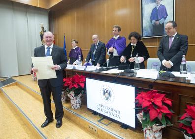 Imagen secundaria 1 - Farmacia se va de fiesta por su patrona