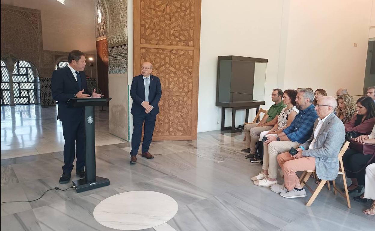 Gerardo Cuerva en un acto de apoyo a la candidatura granadina a la agencia de IA. 