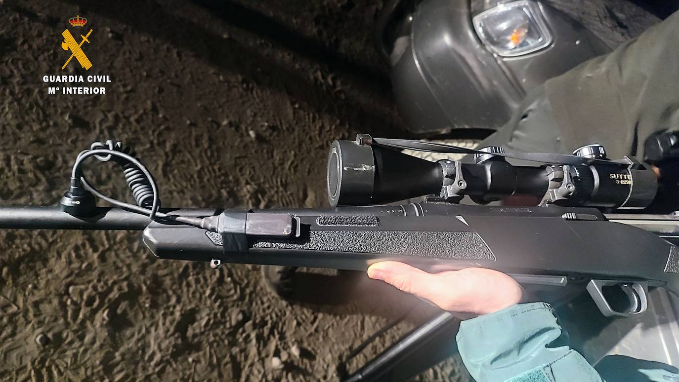 Sucesos en Almería | Pillados dos furtivos que cazaban jabalíes en una zona cercana a viviendas en Vera