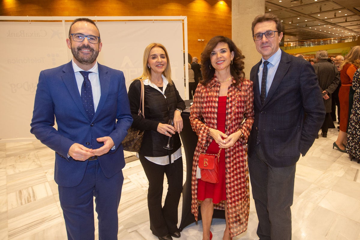 Los premiados e invitados tuvieron la ocasión de hablar distendidamente durante el cóctel posterior a la gala