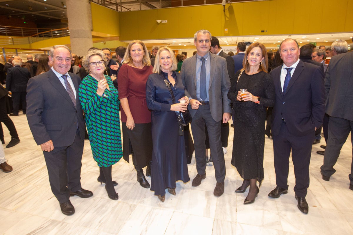 Los premiados e invitados tuvieron la ocasión de hablar distendidamente durante el cóctel posterior a la gala