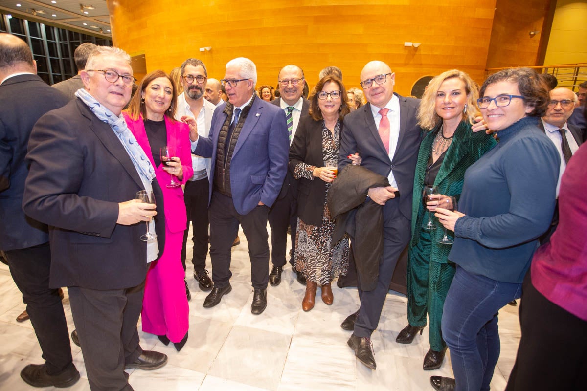 Los premiados e invitados tuvieron la ocasión de hablar distendidamente durante el cóctel posterior a la gala