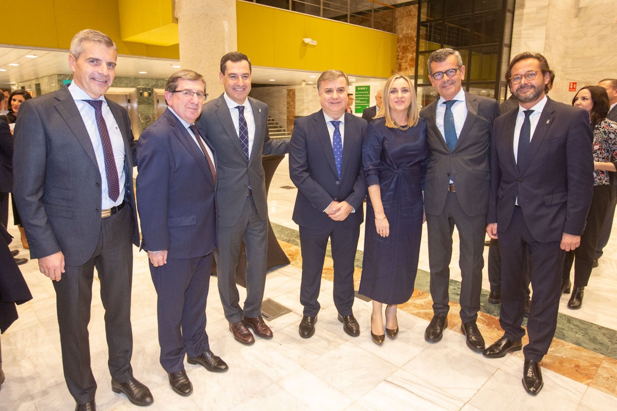 Los premiados e invitados tuvieron la ocasión de hablar distendidamente durante el cóctel posterior a la gala