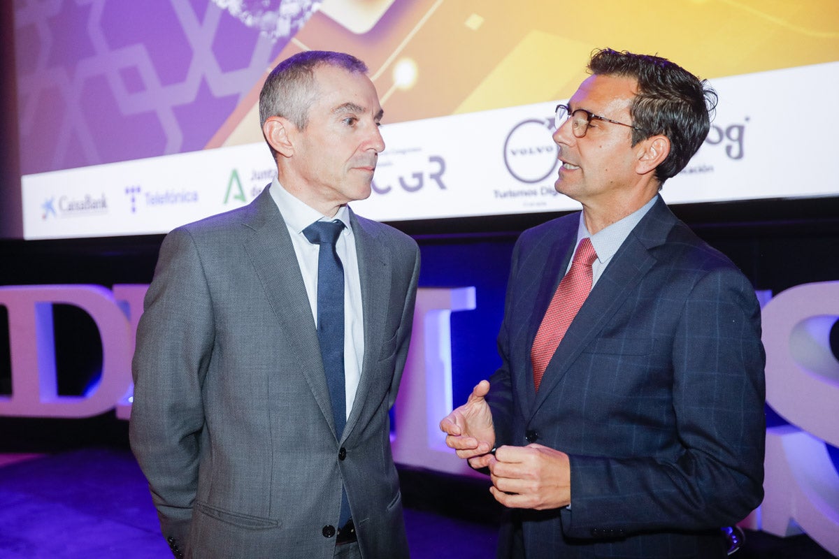 Los premiados e invitados tuvieron la ocasión de hablar distendidamente durante el cóctel posterior a la gala