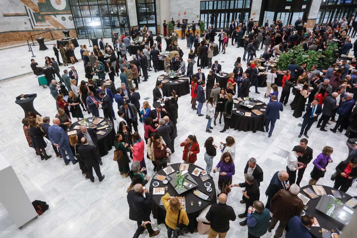 Los premiados e invitados tuvieron la ocasión de hablar distendidamente durante el cóctel posterior a la gala