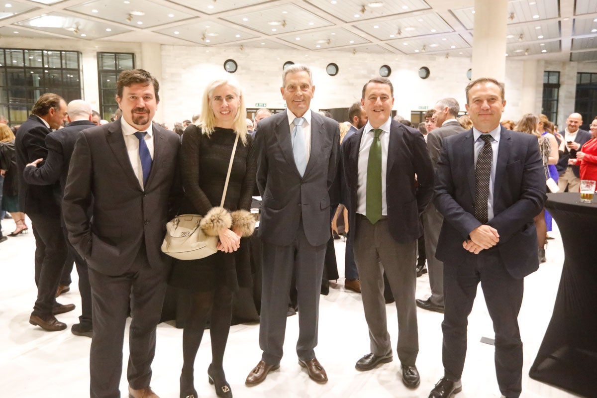 Los premiados e invitados tuvieron la ocasión de hablar distendidamente durante el cóctel posterior a la gala