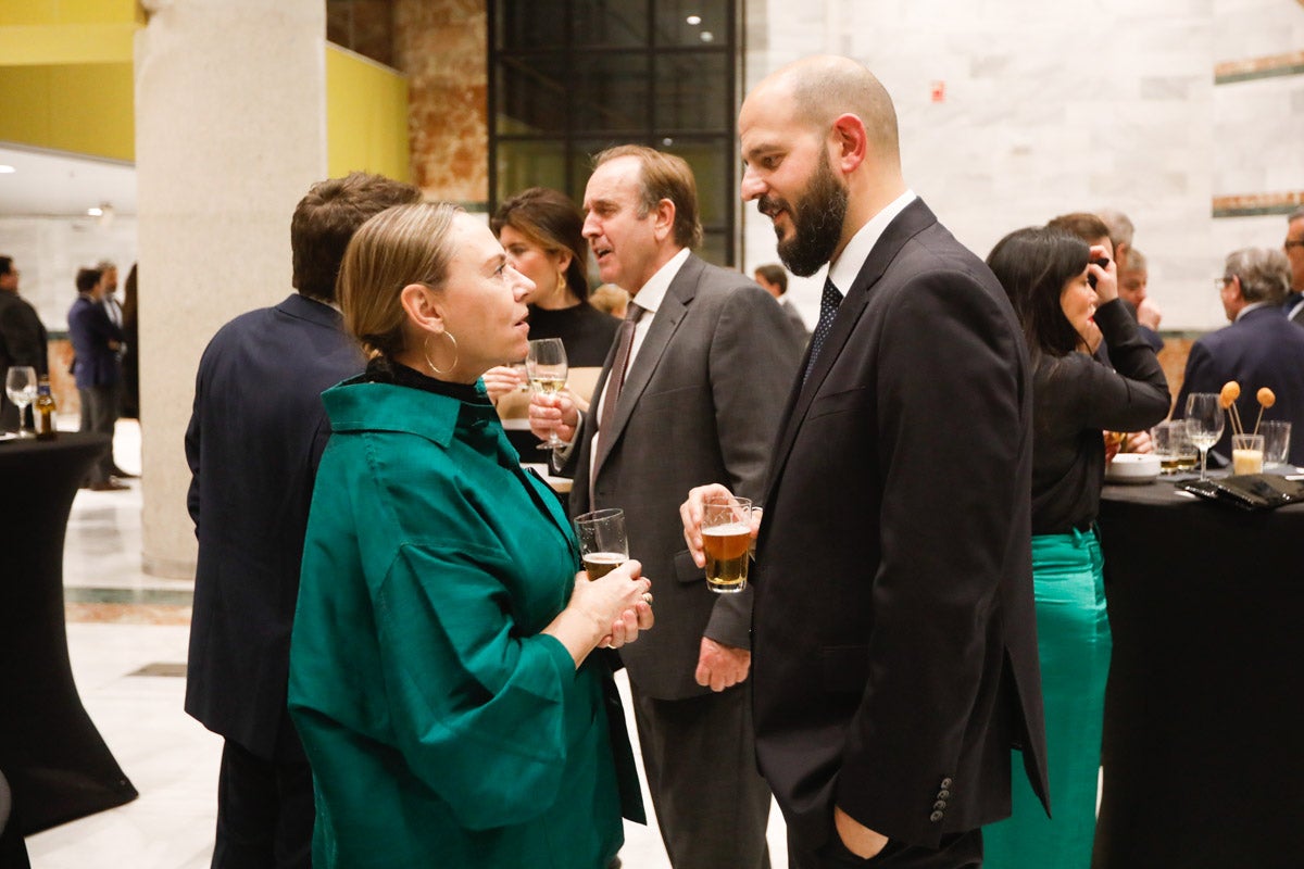 Los premiados e invitados tuvieron la ocasión de hablar distendidamente durante el cóctel posterior a la gala