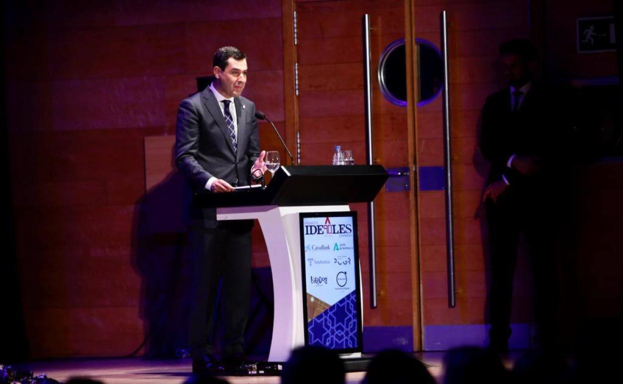 Juanma Moreno, durante su intervención en la ceremonia.