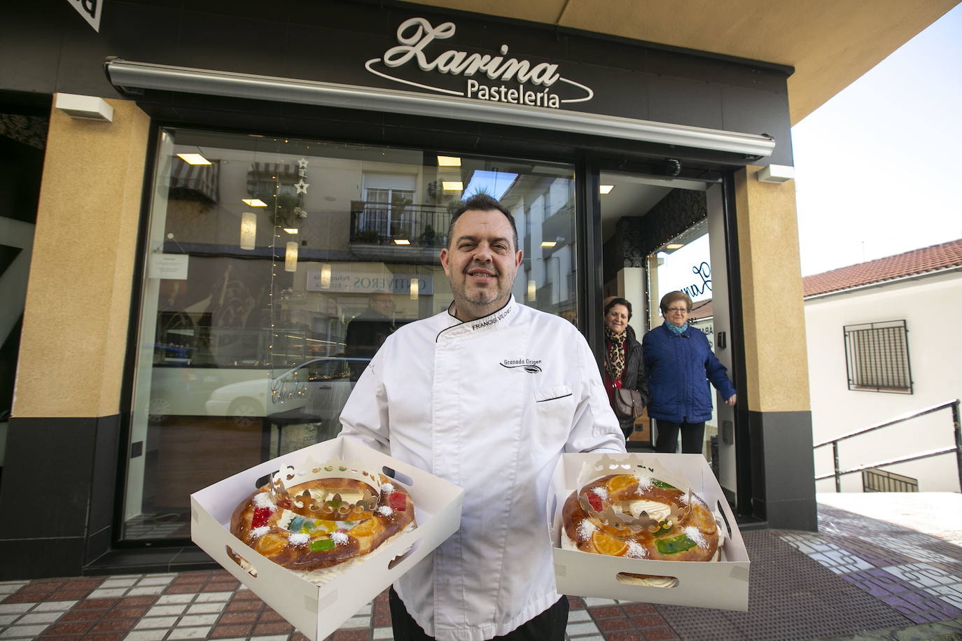 Francis Vílchez, presidente de la asociación de pasteleros de Granada y propietario de la pastelería Zarina de Alfacar. 