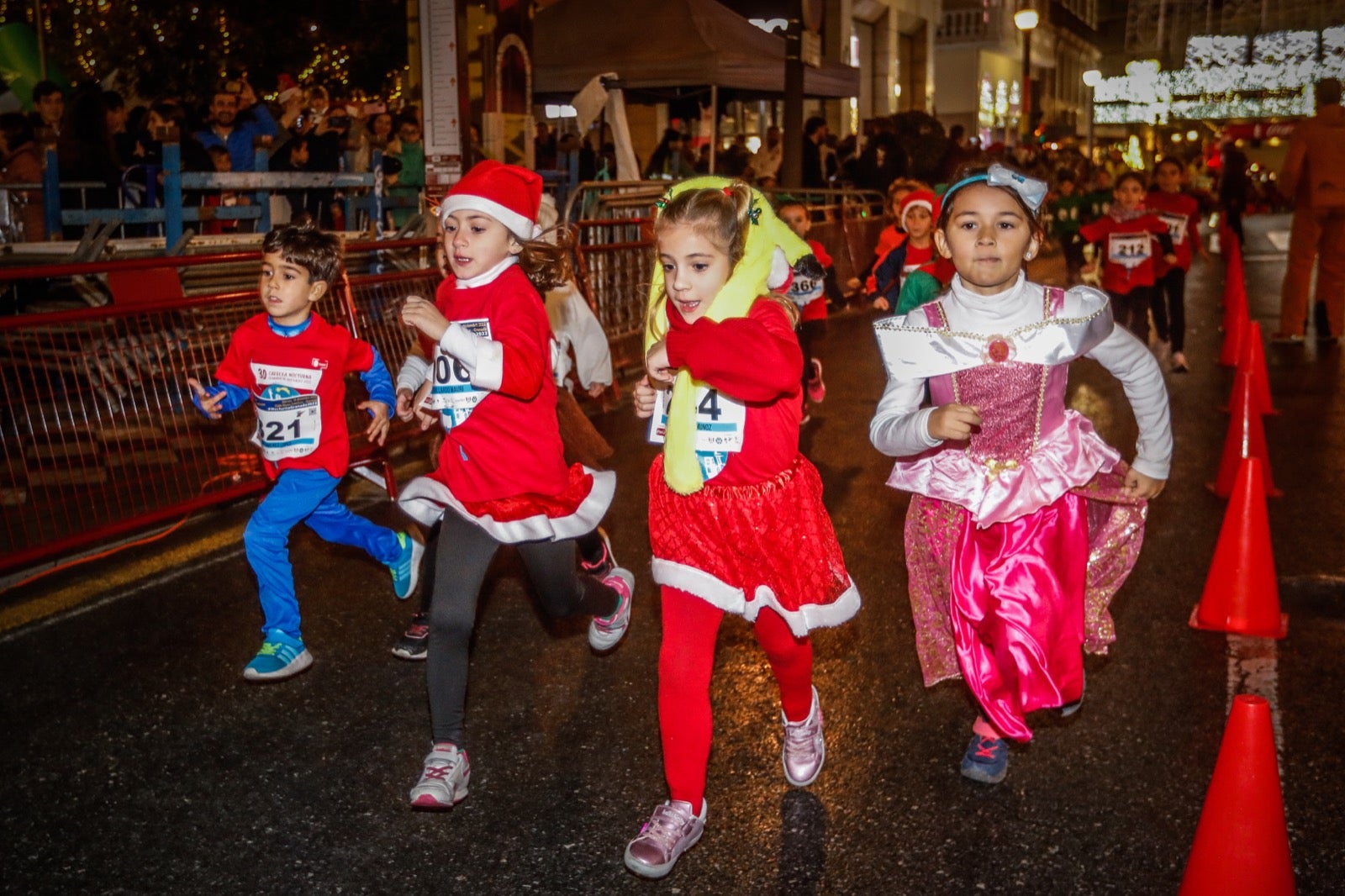 Carrera Nocturna de Disfraces de Granada. 