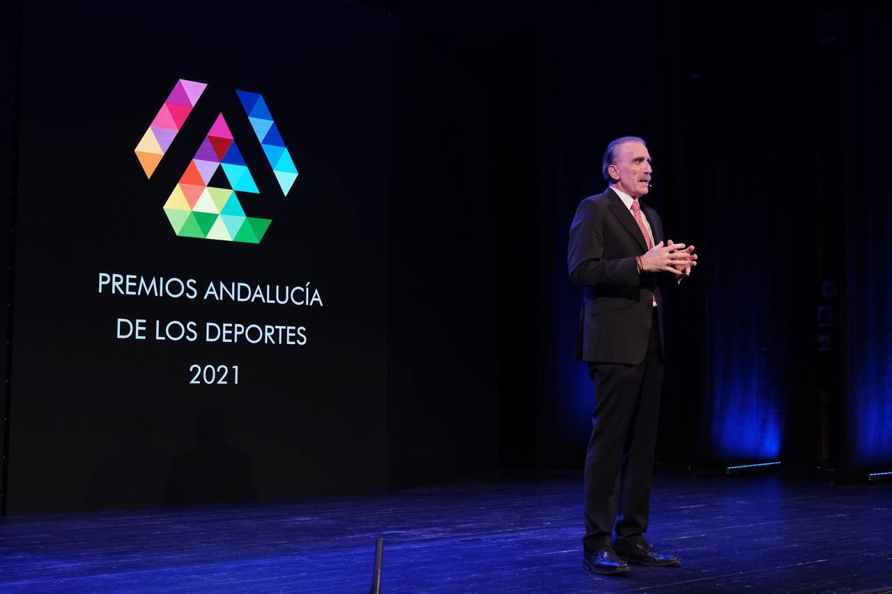 La capital almeriense acoge, en el Teatro Cervantes, la entrega de los Premios Andalucía de los Deportes de 2021, con distinción para los almeriense Pablo Jaramillo, bronce en Tokyo, y Jairo Ruiz, diploma 