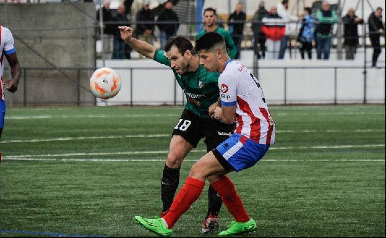 El Huétor Vega sigue mostrándose sólido en el ecuador de la tabla. 