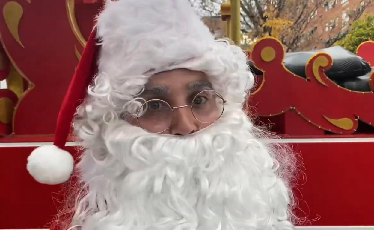 Papá Noel, durante su cabalgata el año pasado en el Zaidín.