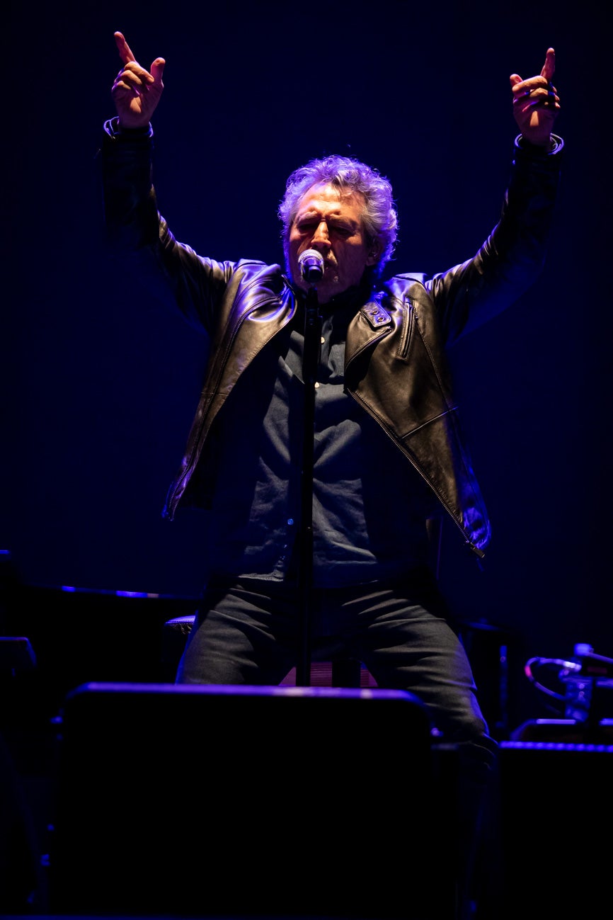 Momento del acto en el teatro Isabel la Católica.
